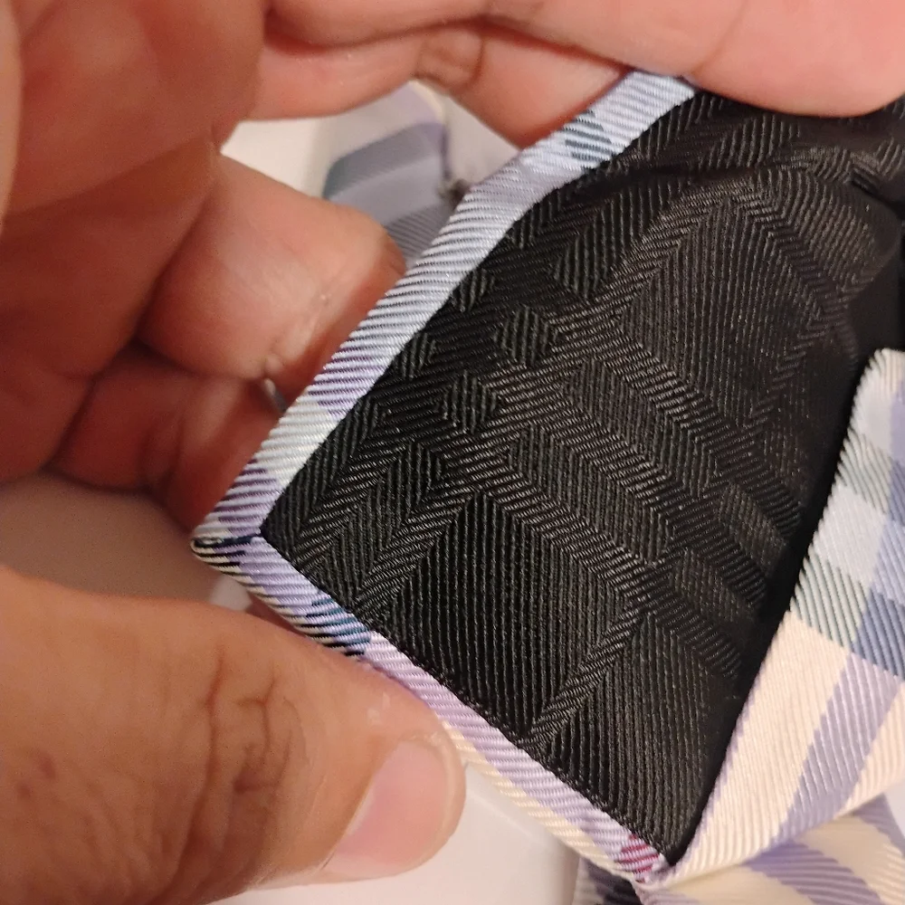 Burberry Mens Iconic Nova Check Skinny Tie 100% Silk - Picture 6 of 13